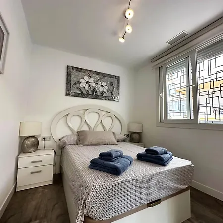 A8 - En La Carihuela, 2 Dormitorios, Wifi, A 100 Metros De La Playa Torremolinos