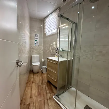 A8 - En La Carihuela, 2 Dormitorios, Wifi, A 100 Metros De La Playa Appartamento