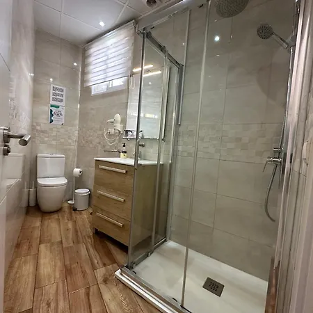Apartman A8 - En La Carihuela, 2 Dormitorios, Wifi, A 100 Metros De La Playa *