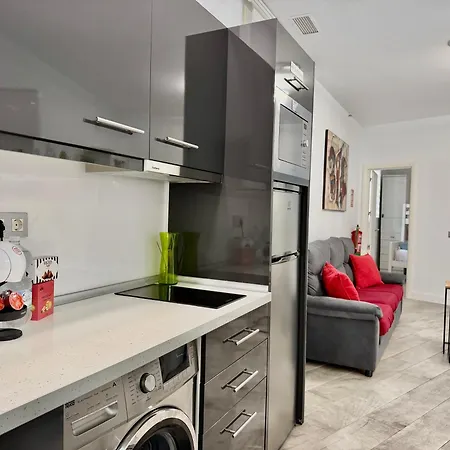 Apartamento A8 - En La Carihuela, 2 Dormitorios, Wifi, A 100 Metros De La Playa *