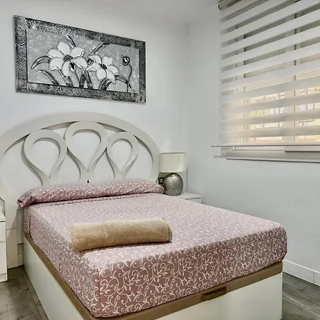 Apartamento A8 - En La Carihuela, 2 Dormitorios, Wifi, A 100 Metros De La Playa *