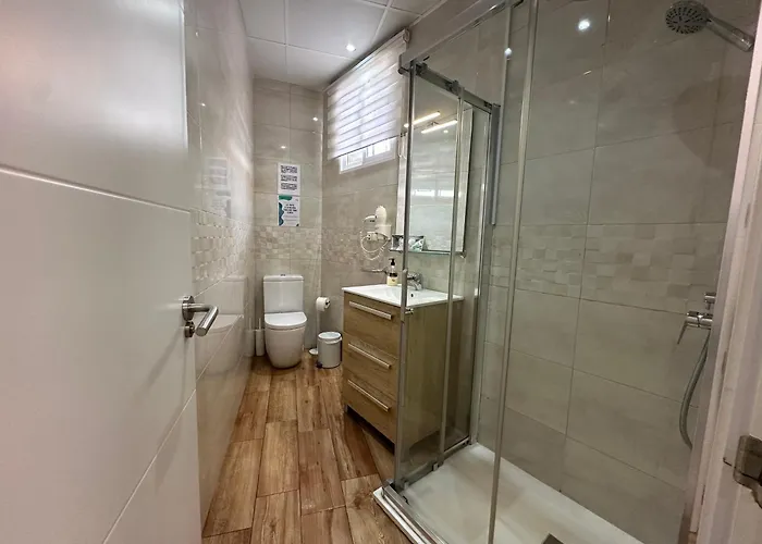 A8 - En La Carihuela, 2 Dormitorios, Wifi, A 100 Metros De La Playa Apartment