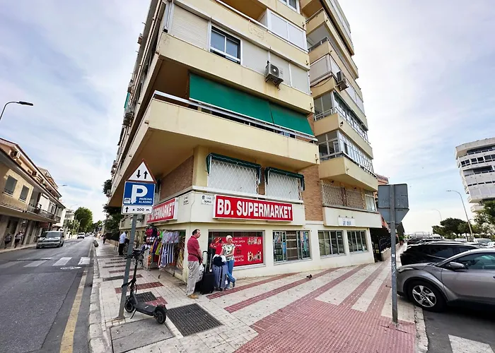 A8 - En La Carihuela, 2 Dormitorios, Wifi, A 100 Metros De La Playa *