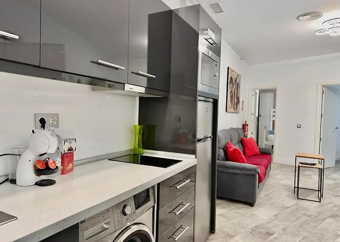 Apartamento A8 - En La Carihuela, 2 Dormitorios, Wifi, A 100 Metros De La Playa *