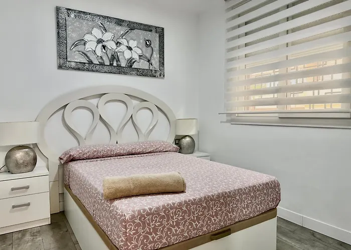 Apartamento A8 - En La Carihuela, 2 Dormitorios, Wifi, A 100 Metros De La Playa *