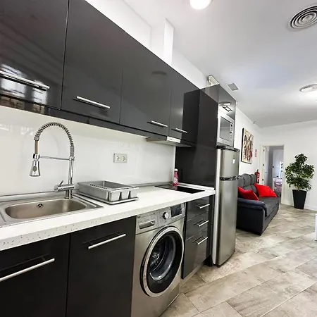 A8 - En La Carihuela, 2 Dormitorios, Wifi, A 100 Metros De La Playa * Torremolinos